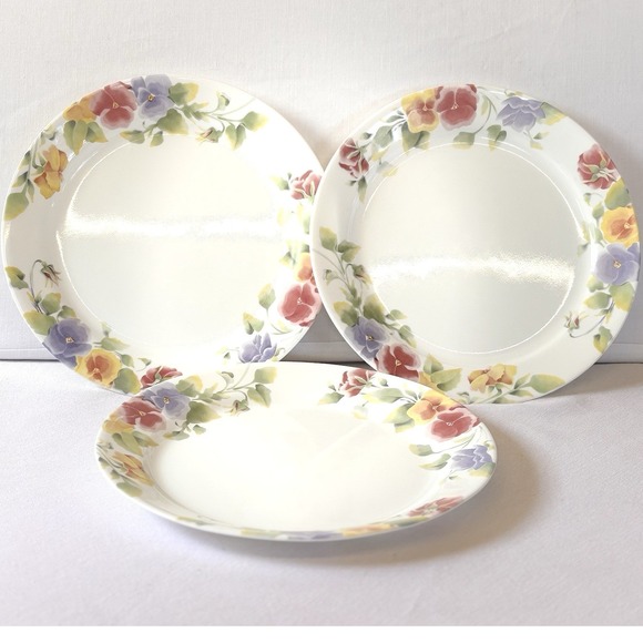 Corelle Other - Corelle Summer Pansies Dinner Plates Set of 3 Corning Vitrelle Floral White 10in